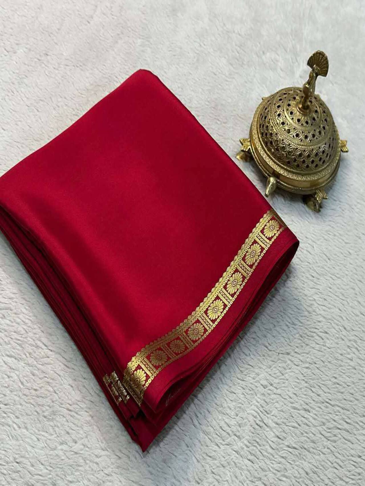 Soft & Elegant Mysore Cerep Silk Saree – Traditional Wear for Women