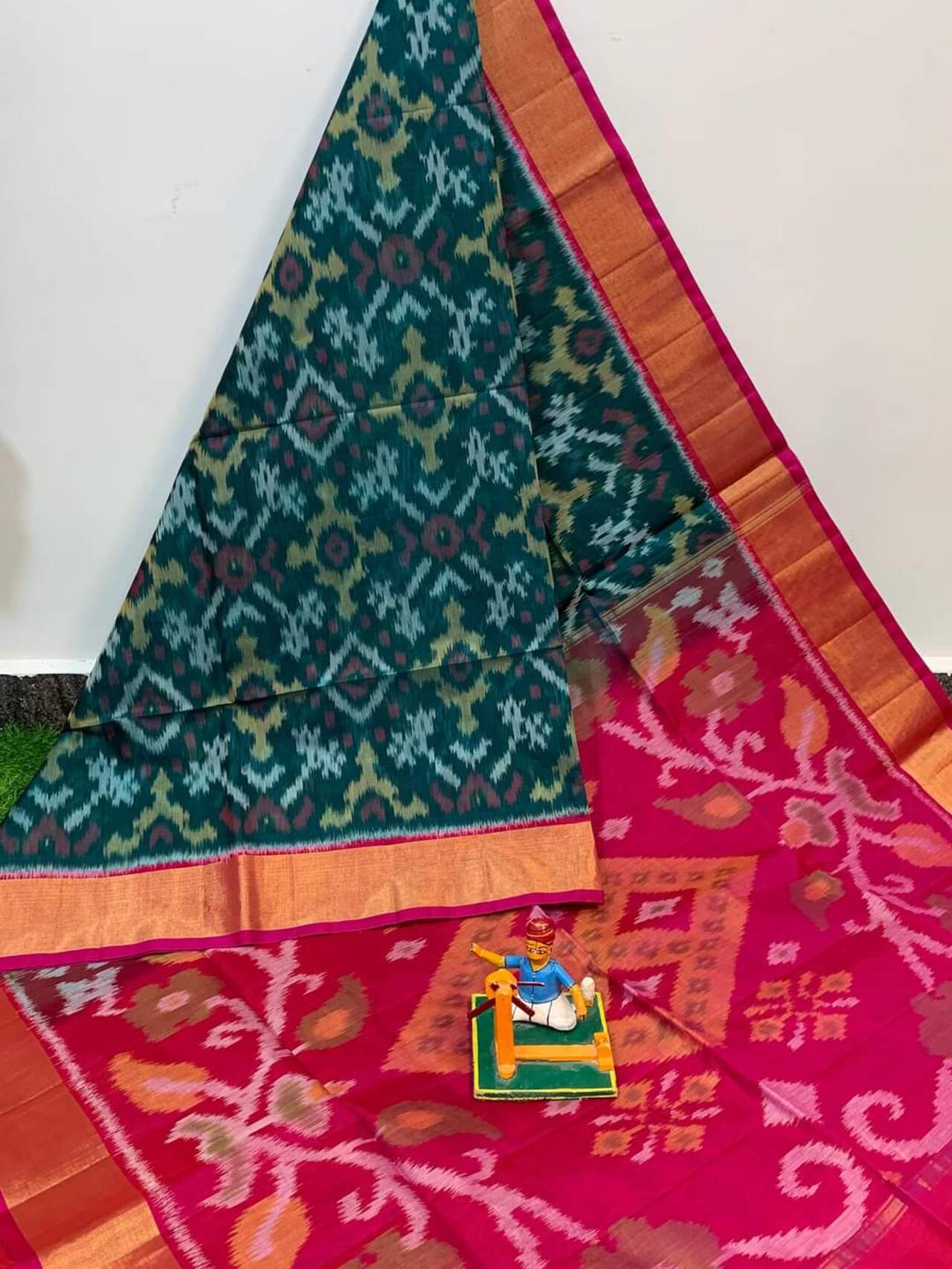 Elegant Ikkat Printed Saree |GREEN-RED