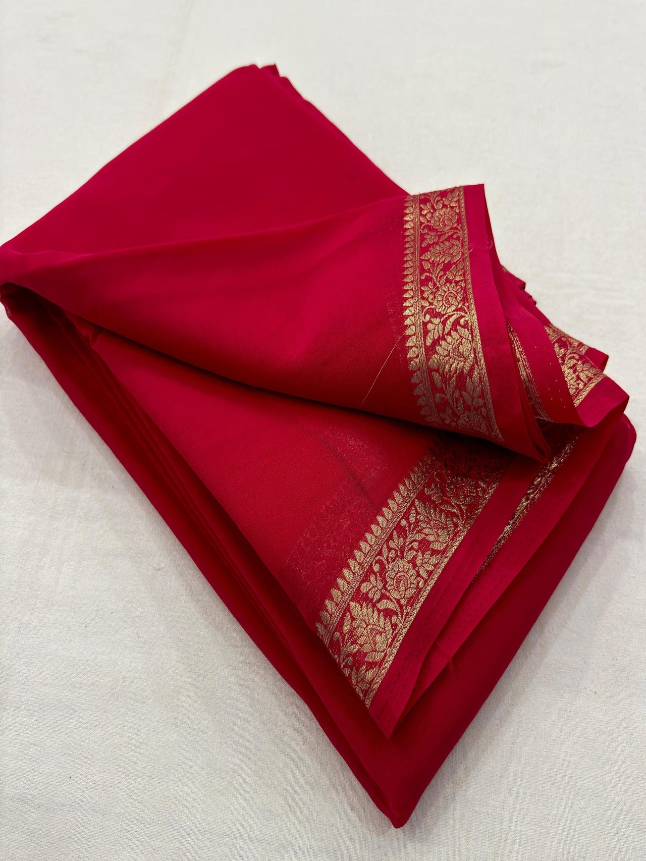 Exclusive Mysore Cerep Silk Saree – Lightweight Comfort with Regal Look