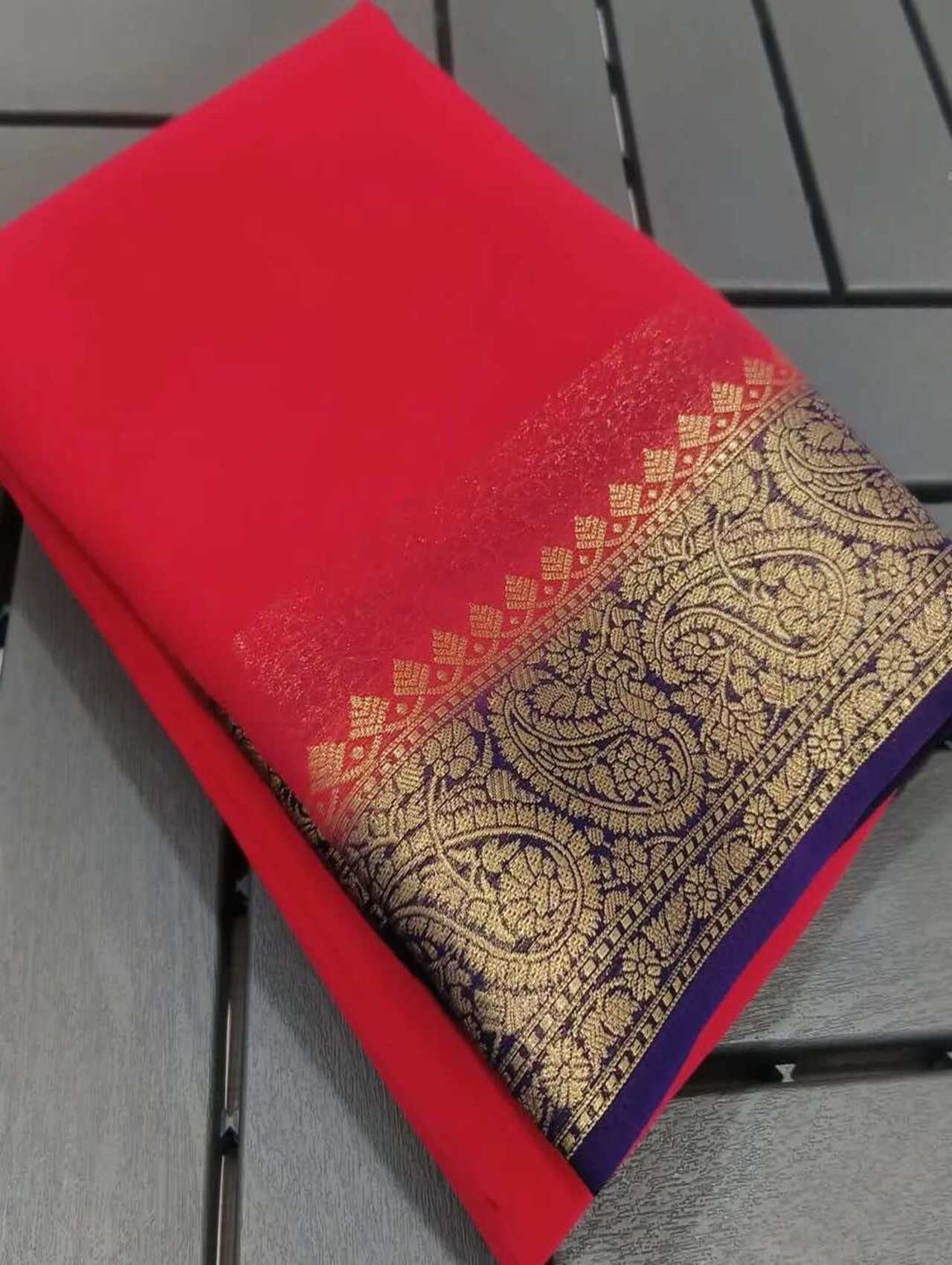 Red Elegant Viscose Silk Saree with Zari Border